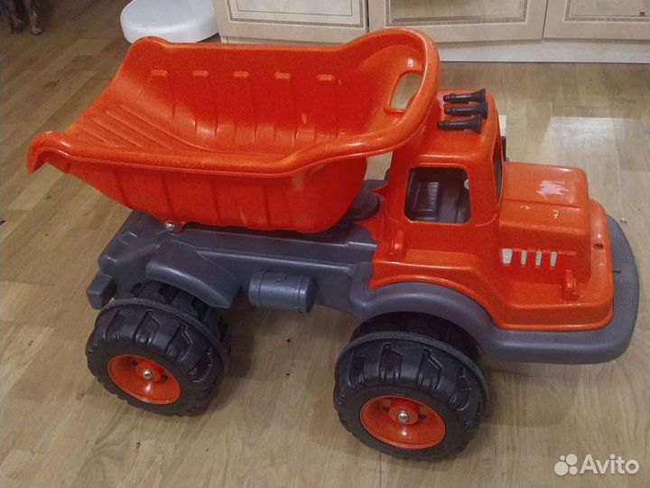 Игрушка грузовик