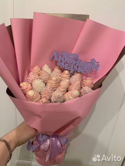 Вкусные сладкие букеты из клубники в шоколаде