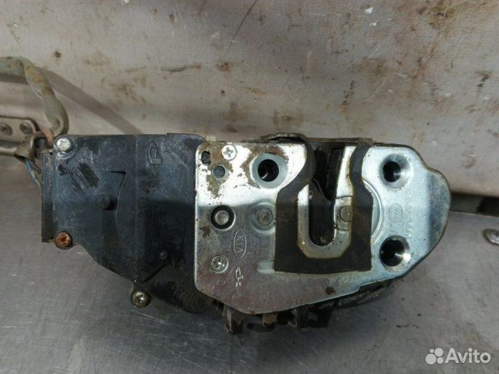 Замок передней правой двери Kia Spectra седан S6D1