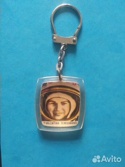 Винтажный брелок с Валентиной Терешковой