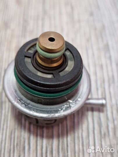 Регулятор давления топлива Volkswagen Polo III