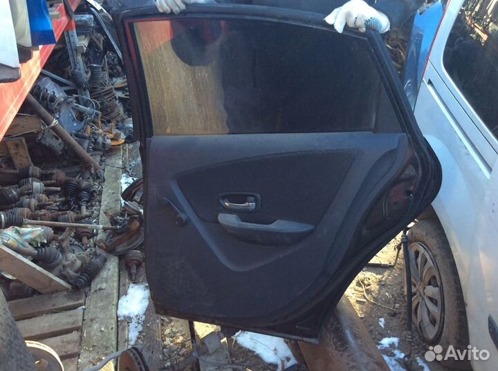 Альмера дверь задняя правая