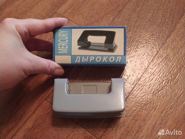 Дырокол 2шт