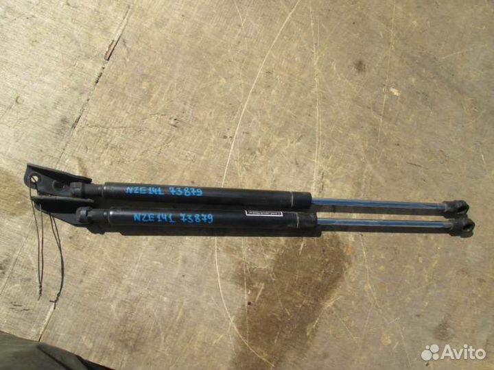 Амортизатор багажника Toyota Corolla Fielder