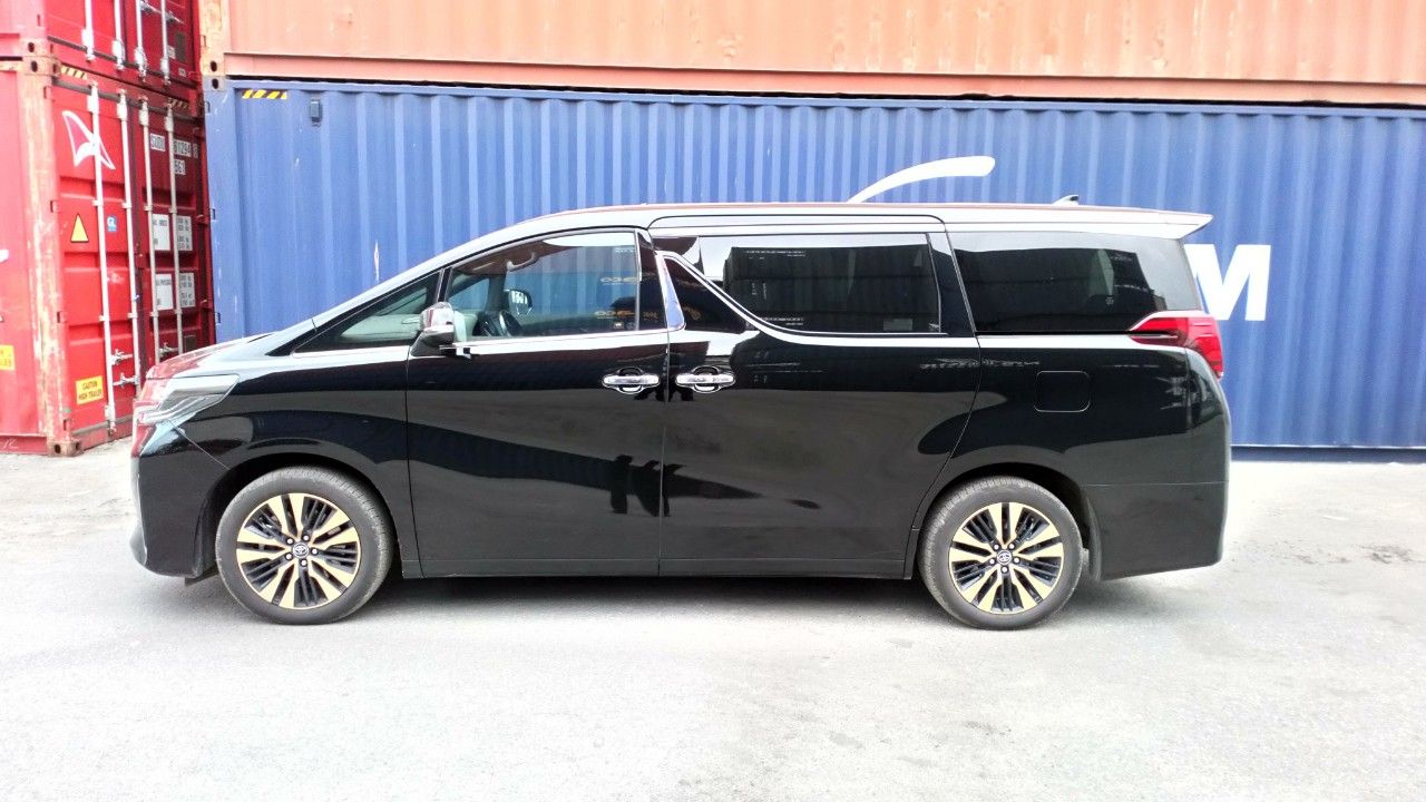 Toyota Alphard: фото владельца