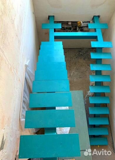 Лестницы г-образные