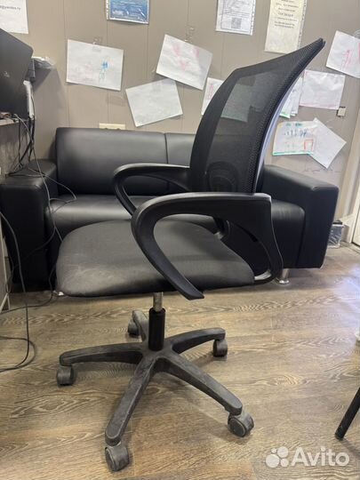 Офисные стулья бу 2 шт