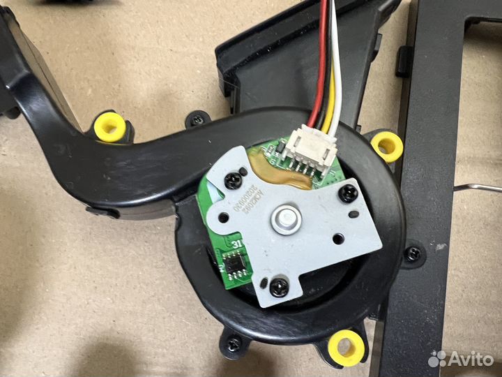 Запчасти робота пылесоса Hyundai h-vcrq90