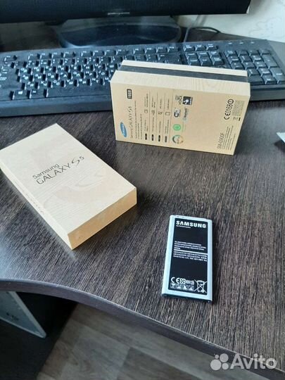 Телефон Samsung Galaxy S5