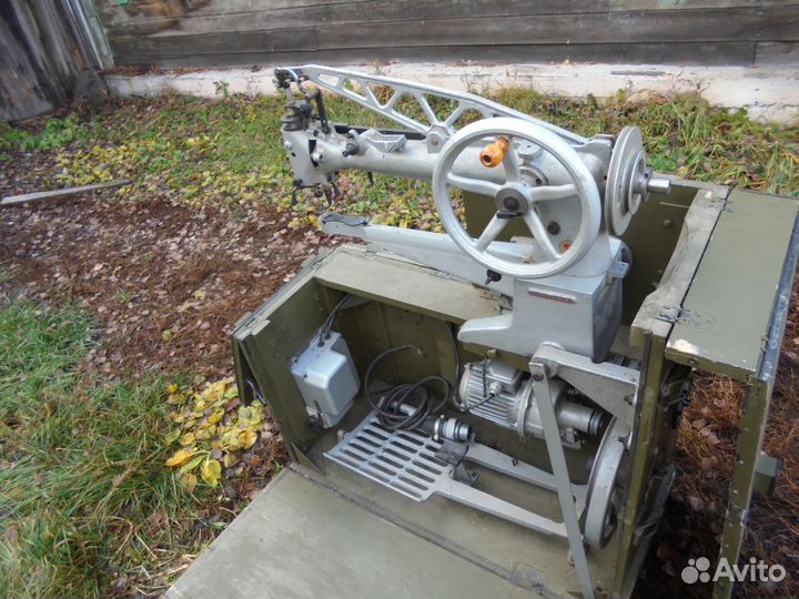 Савдеповская швейная машинка