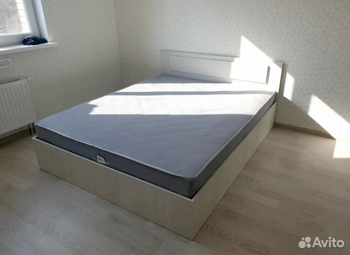 Кровать Новая 1,4 м