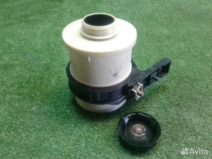 Бачок гидроусилителя Renault Duster K4MA690 2013