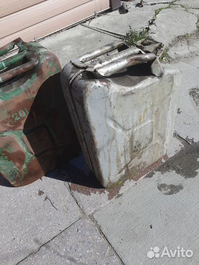 Канистры металлические 20 литров