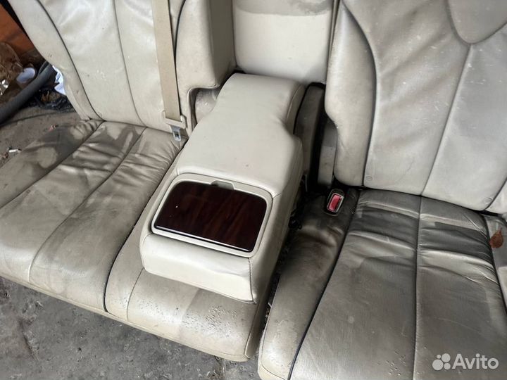 Сиденье заднее Toyota Venza