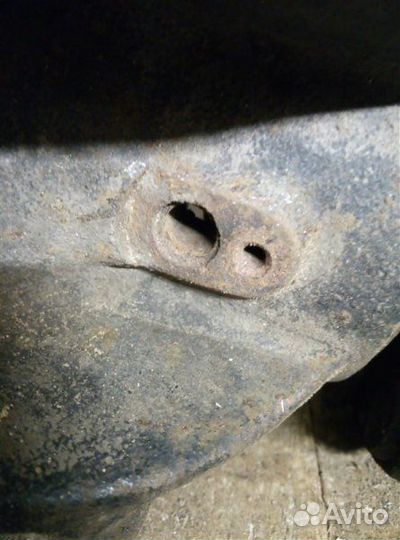 Кулак (цапфа) передний левый Ford Focus 2