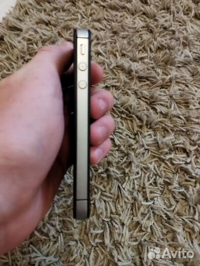 Телефон iPhone 4s