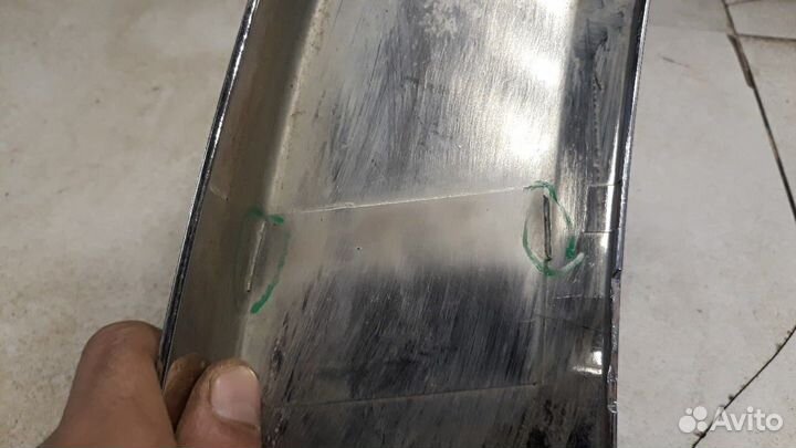 Накладка бампера переднего левая верхняя часть