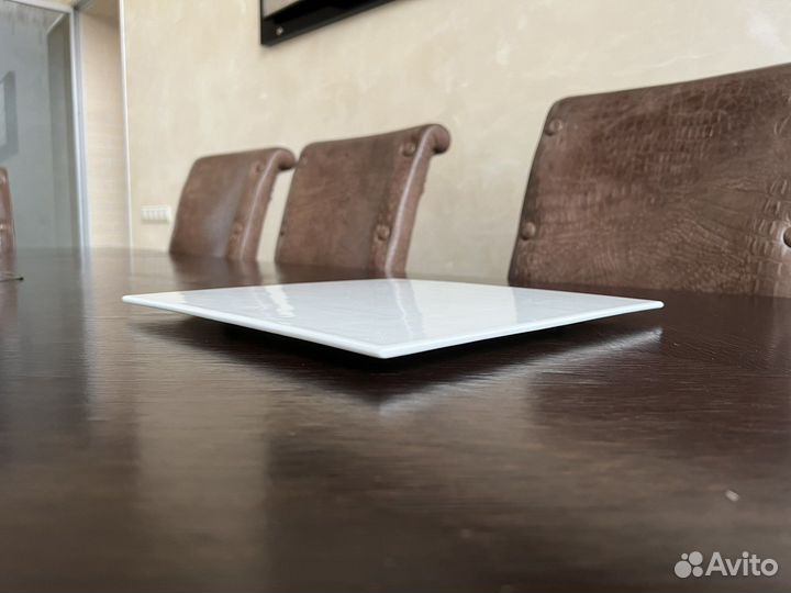 Плоское блюдо для тортов и пирожных