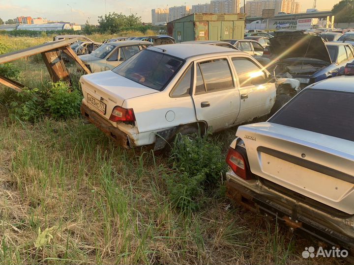 Daewoo nexia Передния правая дверь задние