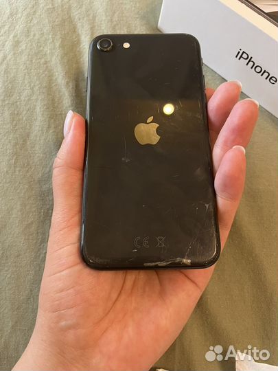 iPhone SE, 64 ГБ