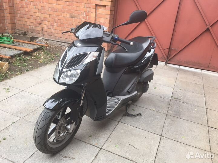 Продам Aprilia sportcity 200 2006 года