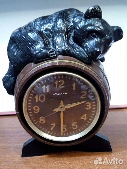 Часы Молния с медведем