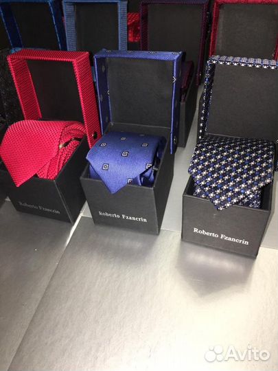 Галстук в коробке