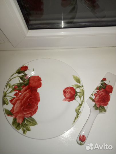 Бокалы, салатники, блюдо, конфетница