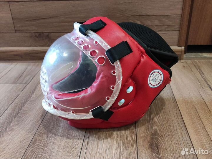 Шлем для единоборств