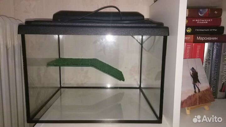Террариум для рептилий 25л с крышкой и лампой
