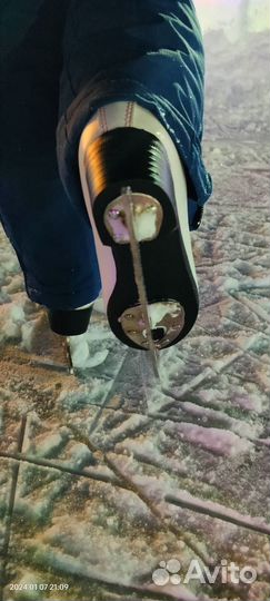 Коньки фигурные