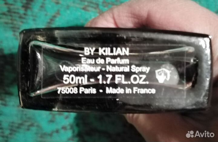 Флаконы от духов и остатки