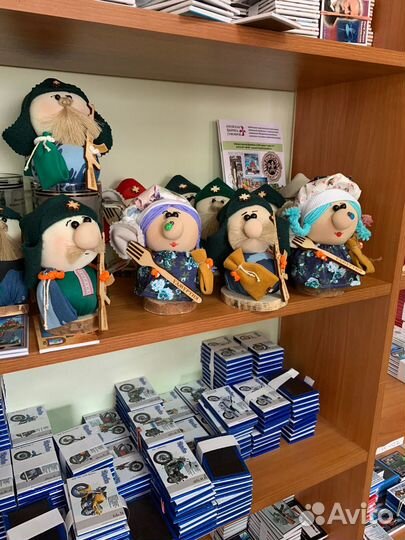 Продажа картин нитями и сувенирных изделий оптом