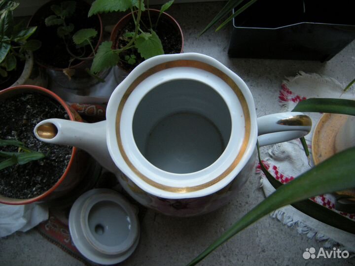 Большой фарфоровый чайник из СССР. Редкость
