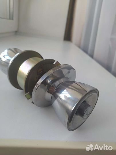 Дверная ручка б/у без ключей