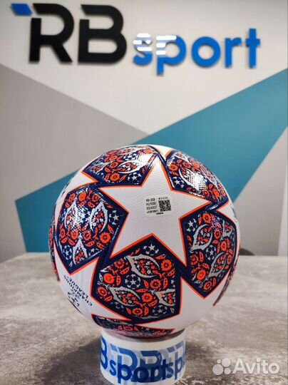 Футбольный мяч adidas лига чемпионов 2023
