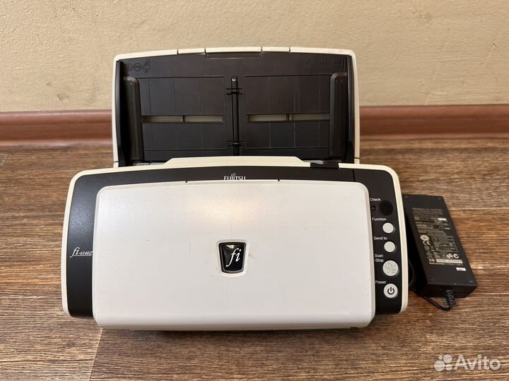 Сканер протяжный Fujitsu fi-6140Z