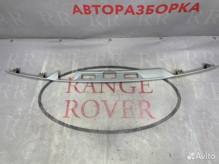 Накладка крышки багажника задняя Land Rover Sport