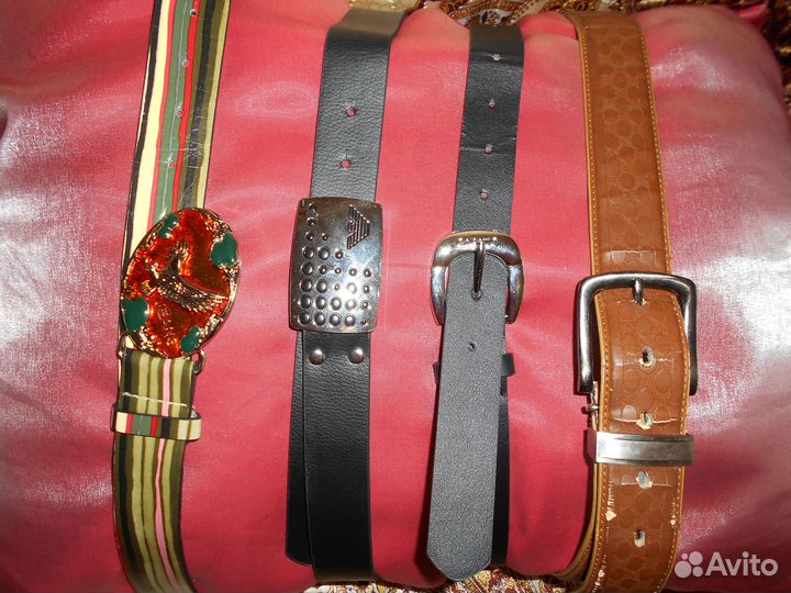 Ремни на пряжках разные
