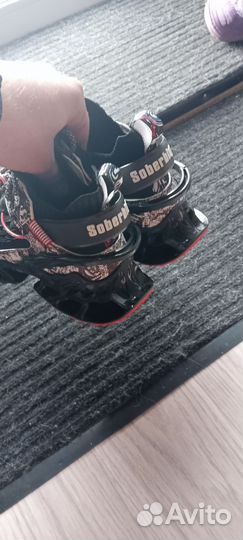 Кроссовки женские