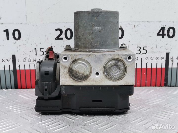 Блок ABS (насос) Volkswagen Passat