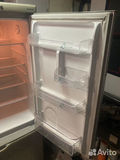 Холодильник samsung
