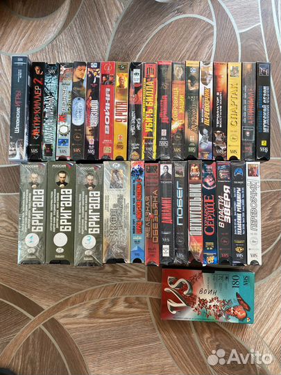 Видеокассеты с фильмами