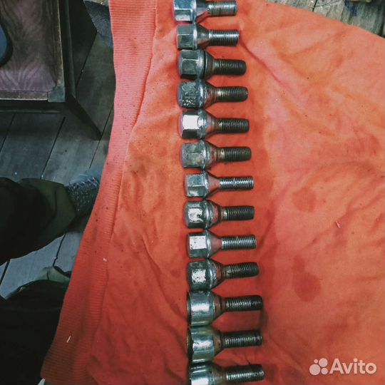 Колесные болты renault