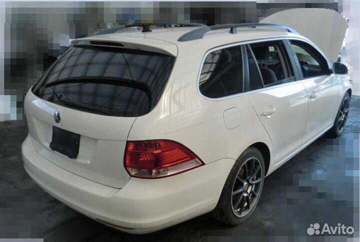 Форсунка топливная Volkswagen Golf 5 BLG (1.4)