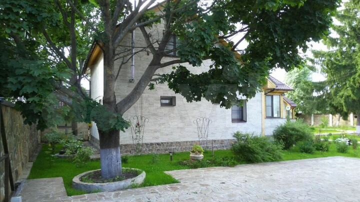 Дом 318 м² на участке 23 сот.