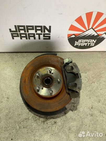 Кулак поворотный передний правый Toyota Camry