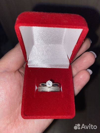 Серебряное кольцо с крупным фианитом