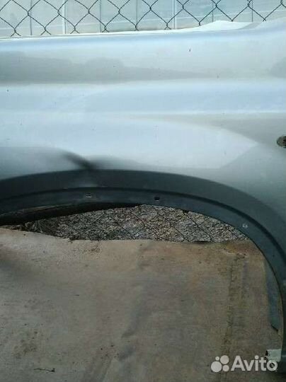 Левое крыло на ниссан х-трайл 2010