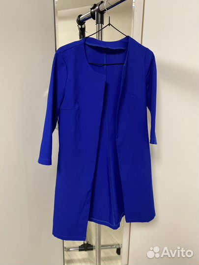 Блузка и удлиненный пиджак